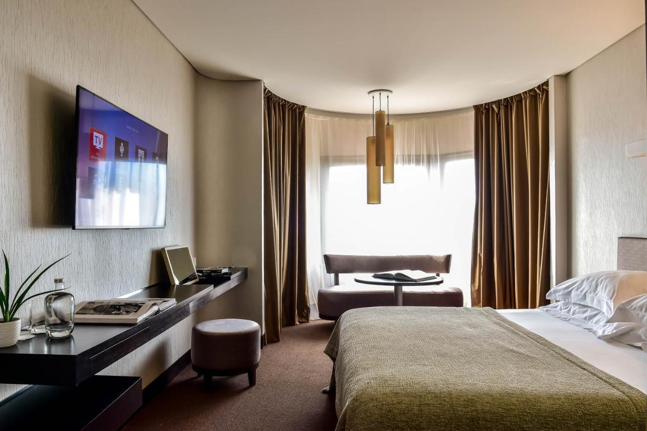 Porto Palacio Hotel By The Editory Luaran gambar A room at the hotel