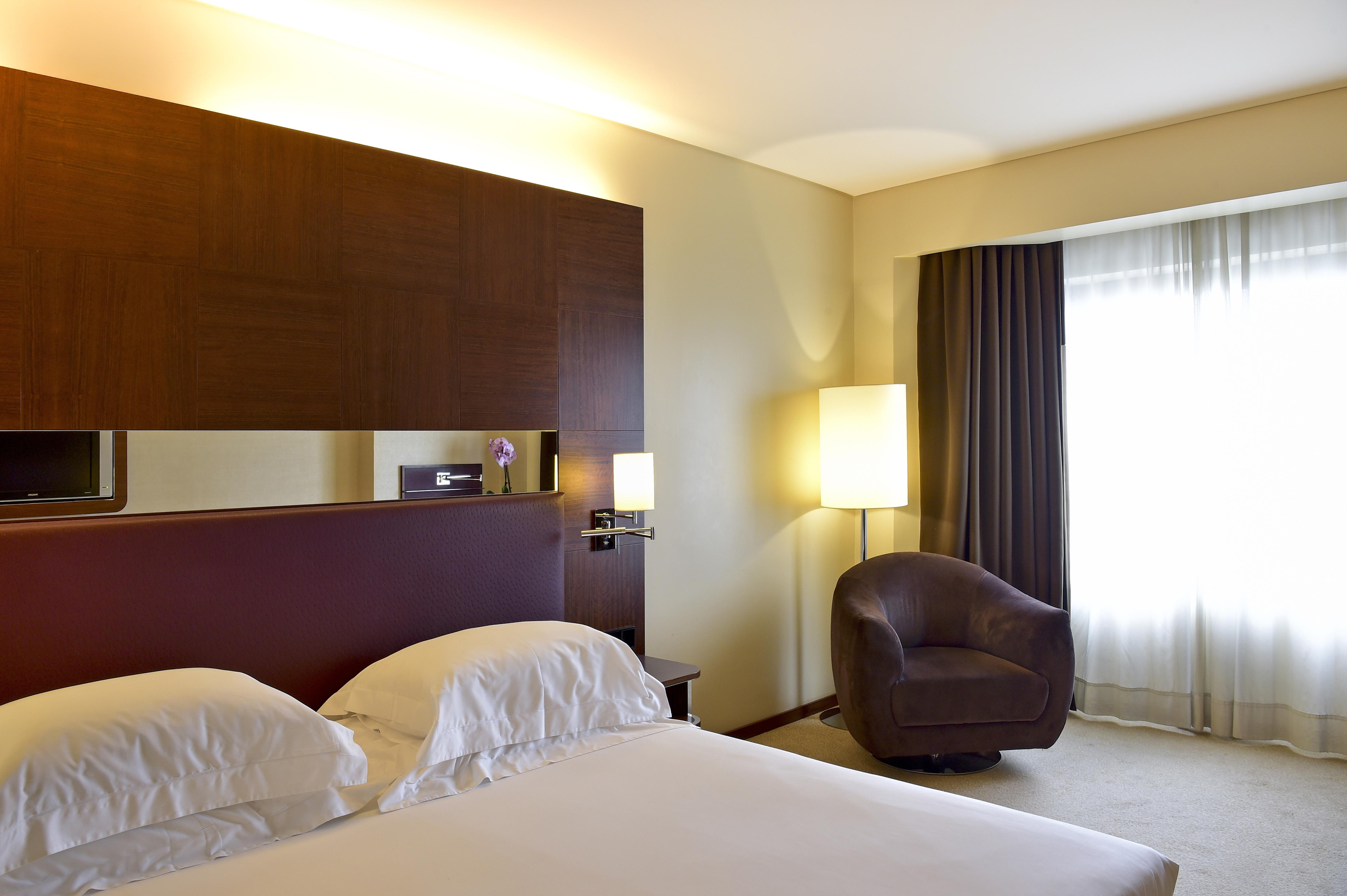Porto Palacio Hotel By The Editory Luaran gambar A room at the hotel