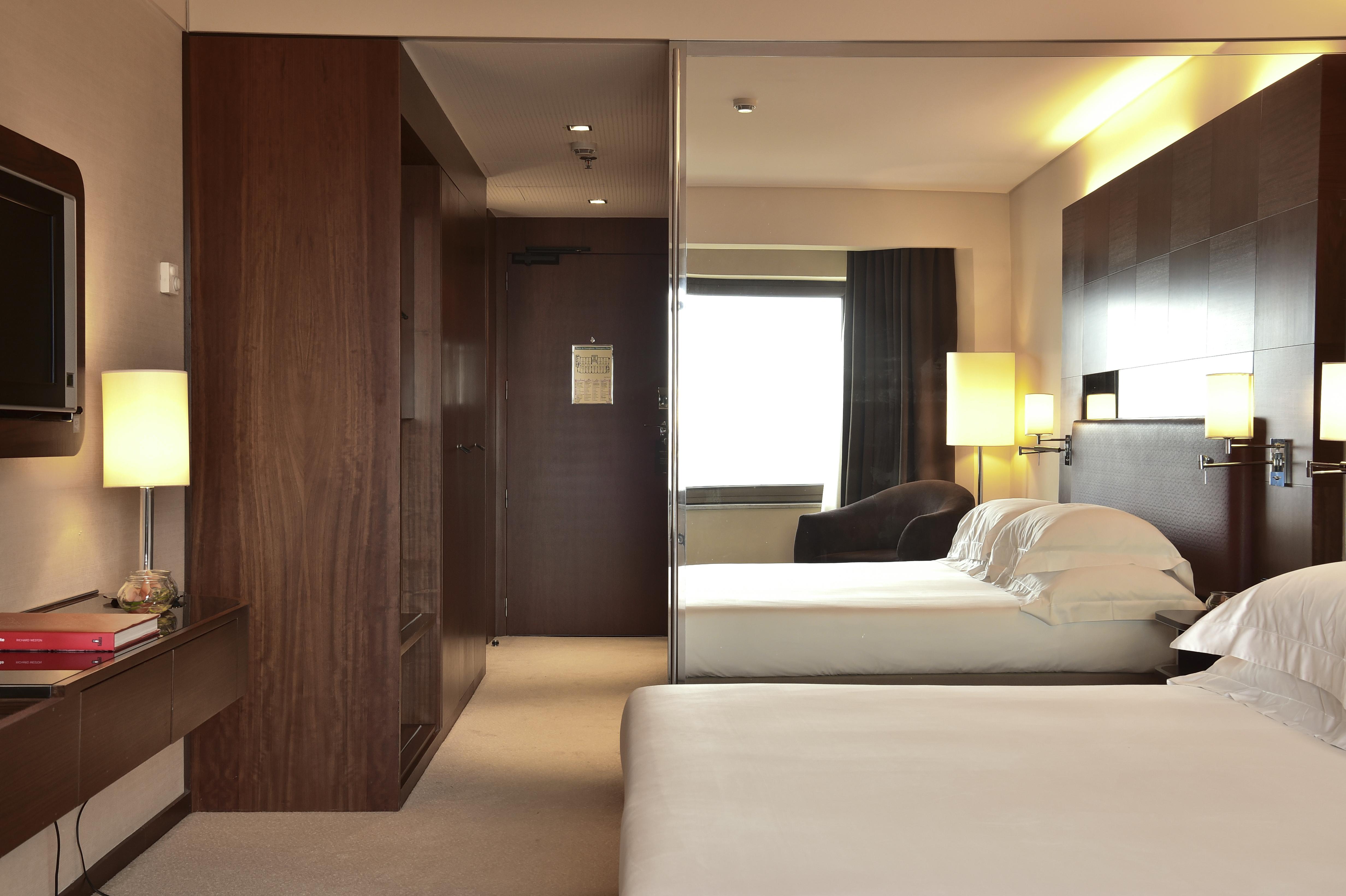 Porto Palacio Hotel By The Editory Luaran gambar A room at the hotel
