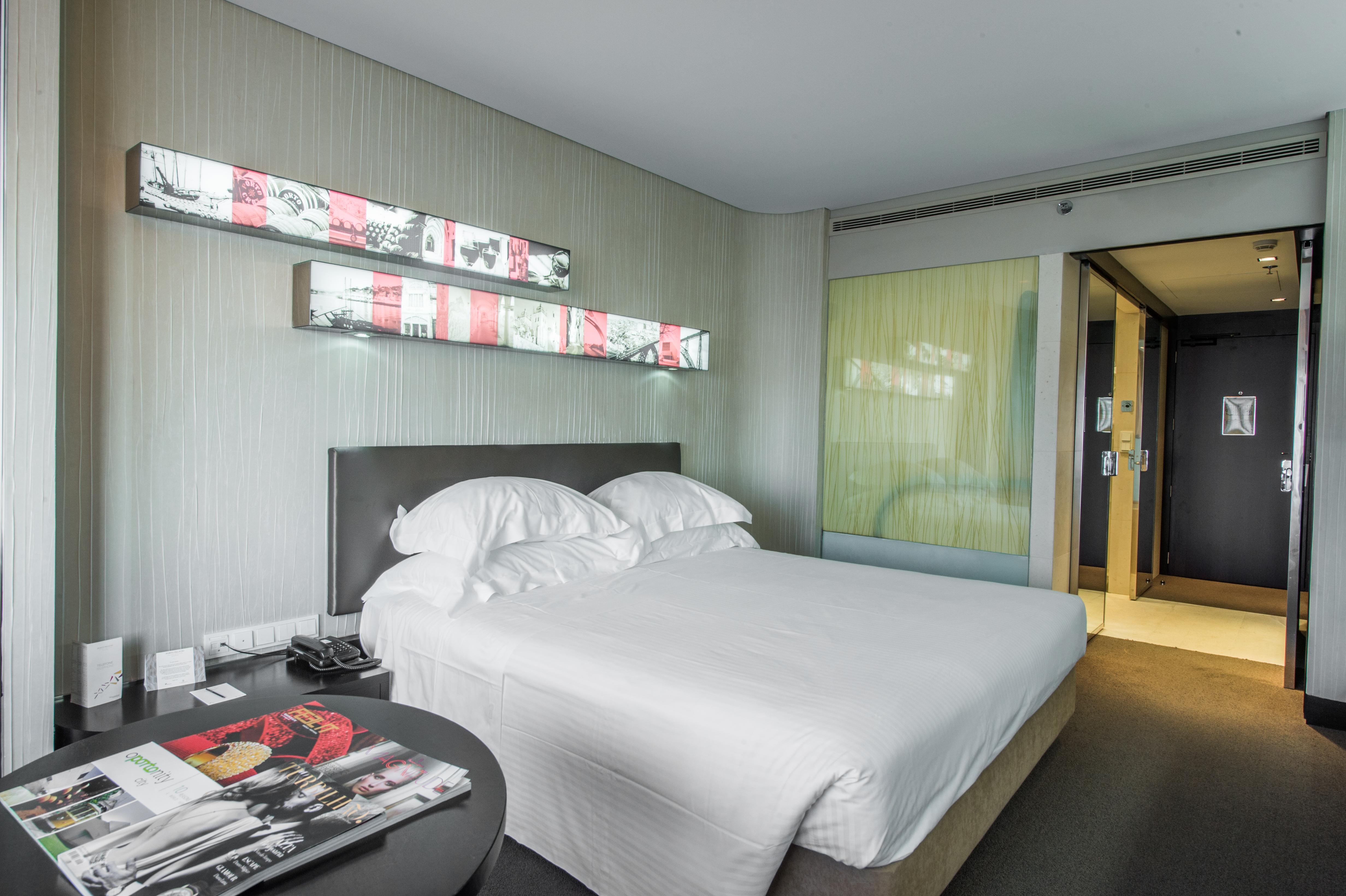Porto Palacio Hotel By The Editory Luaran gambar A room at the hotel