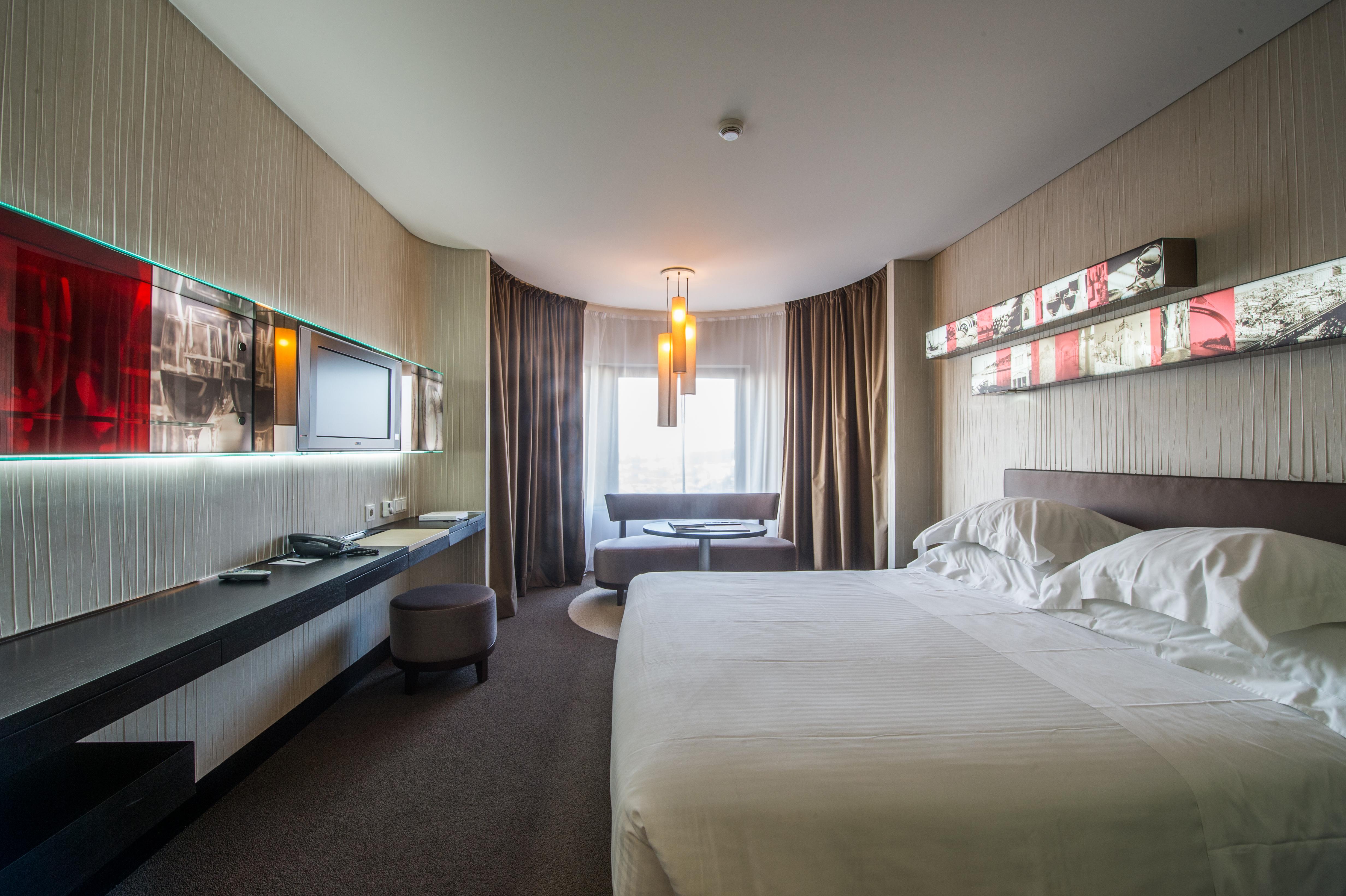 Porto Palacio Hotel By The Editory Luaran gambar A room at the hotel