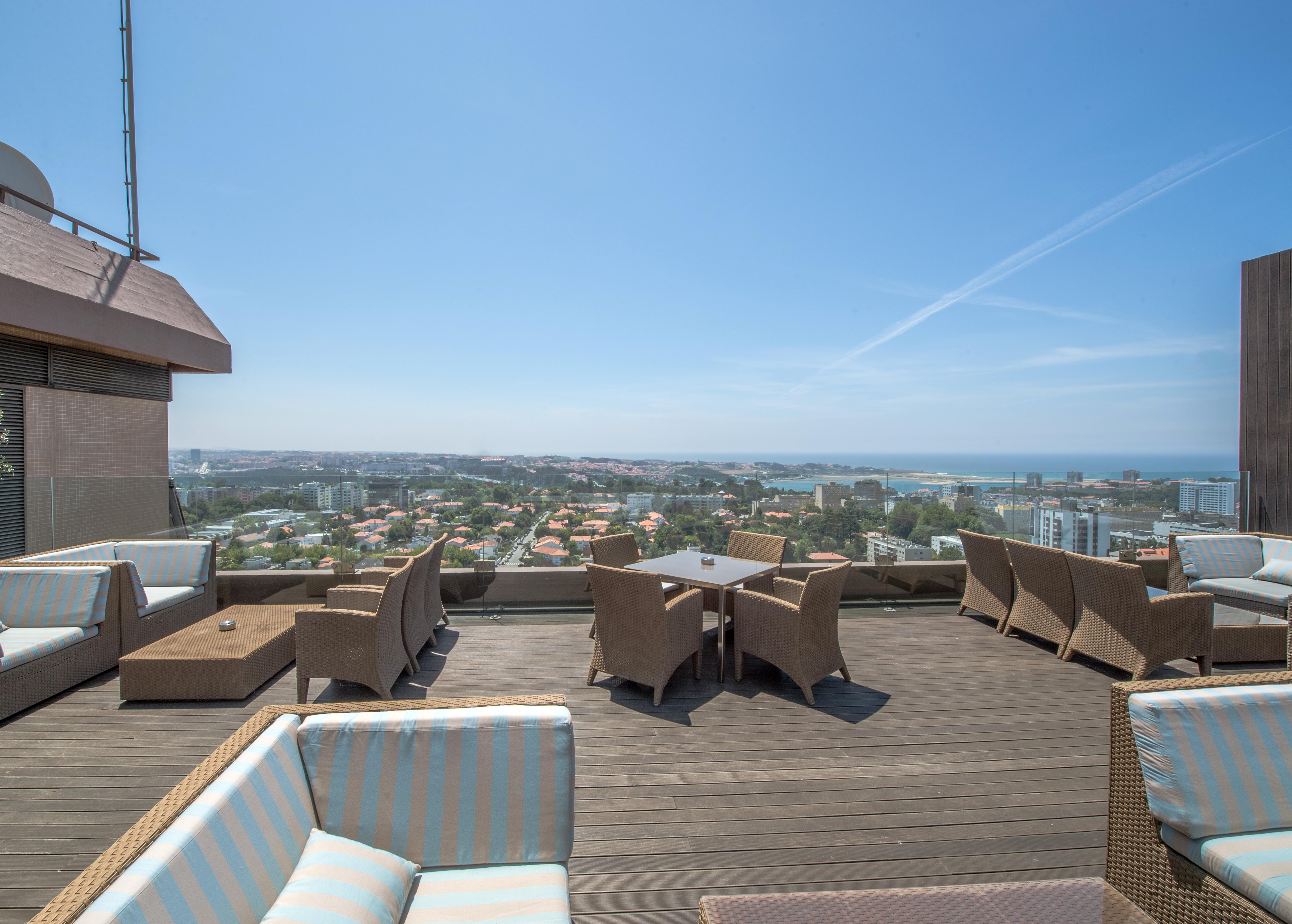 Porto Palacio Hotel By The Editory Luaran gambar The rooftop lounge at the Beverly Hills Hotel