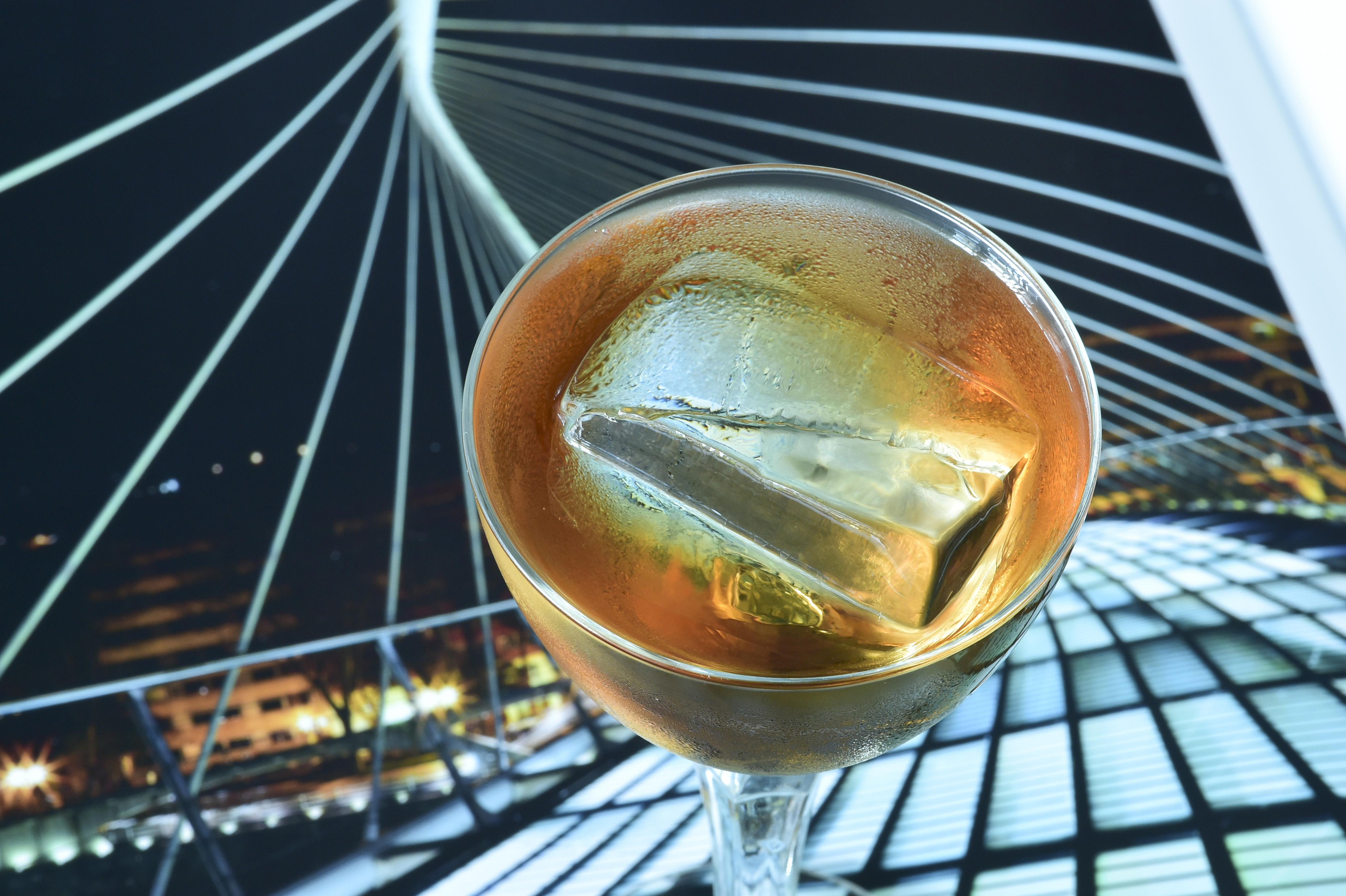 Porto Palacio Hotel By The Editory Luaran gambar A glass of vermouth