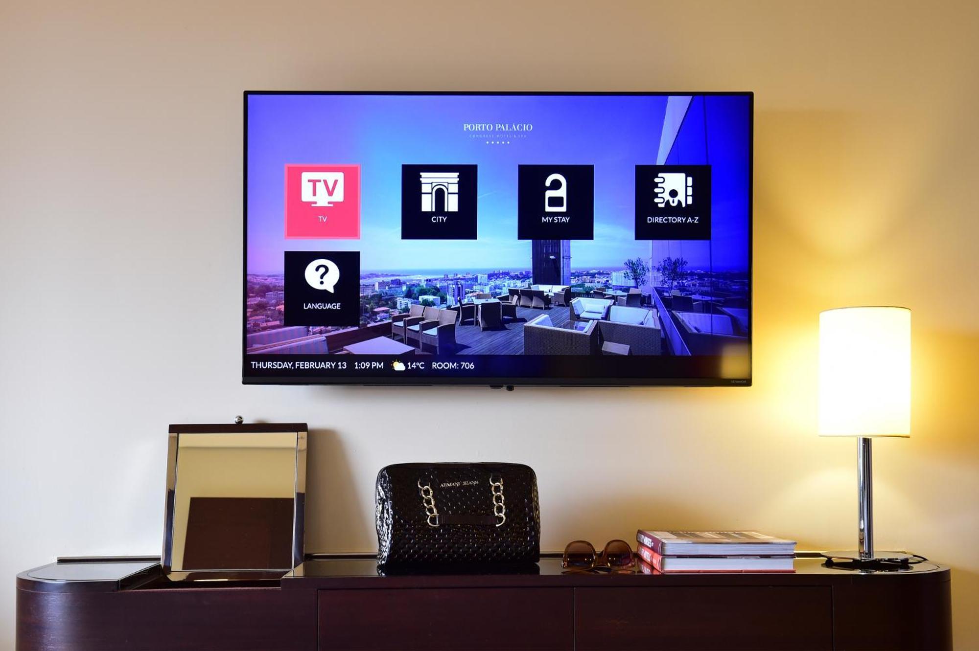 Porto Palacio Hotel By The Editory Bilik gambar The Apple TV